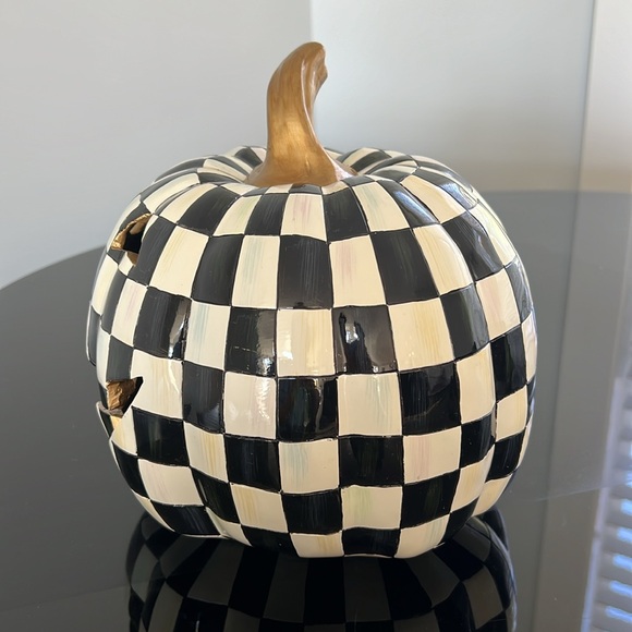 🎉Host Pick🎉MacKenzie-Childs Courtly Check Illuminated Jack-O-Lantern - Picture 7 of 13